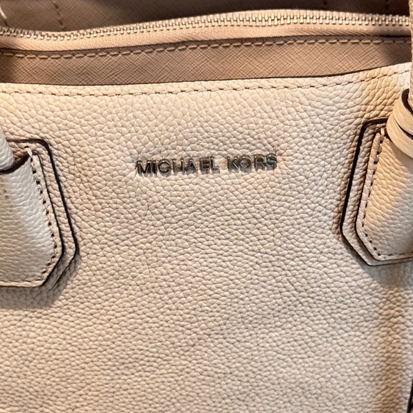 Michael Kors Woman's Light Gray Leather Handbag and Wallet - Picture 5 of 14